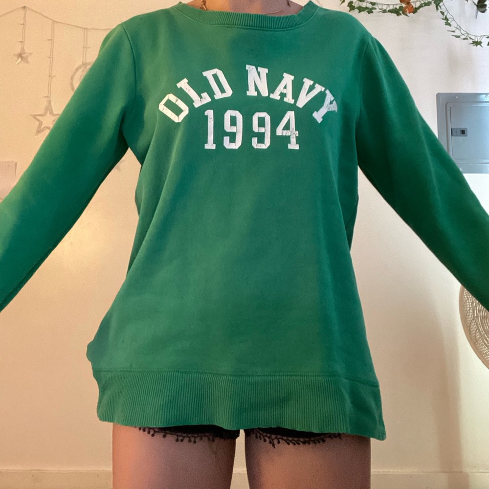 Old navy green sweatshirt